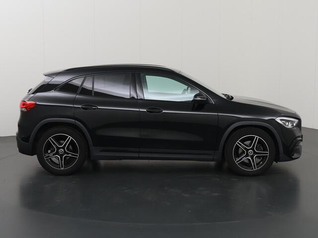 Mercedes-Benz GLA-KLASSE 200 Business Solution AMG | Night | Sfeerverlichting | Stoelverwarming | 19" lichtmetalen velgen | High Peformance LED koplampen |