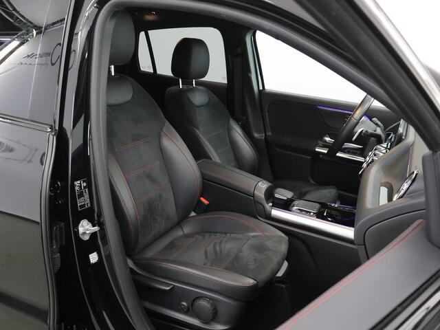 Mercedes-Benz GLA-KLASSE 200 Business Solution AMG | Night | Sfeerverlichting | Stoelverwarming | 19" lichtmetalen velgen | High Peformance LED koplampen |