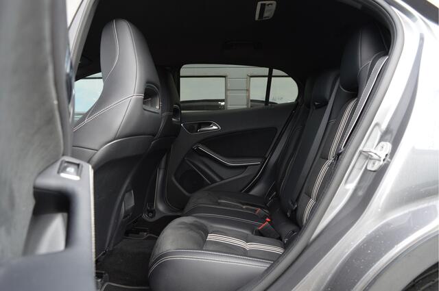 Mercedes-Benz GLA-KLASSE 180 Business Solution AMG | CAMERA |