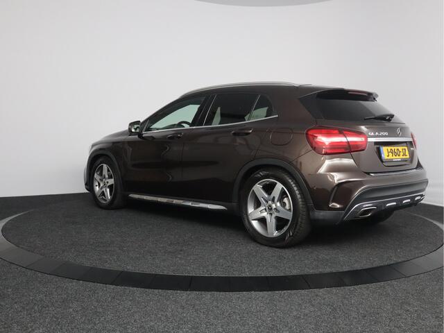 Mercedes-Benz GLA-KLASSE 200 Premium Plus | Half leder | Trekhaak |