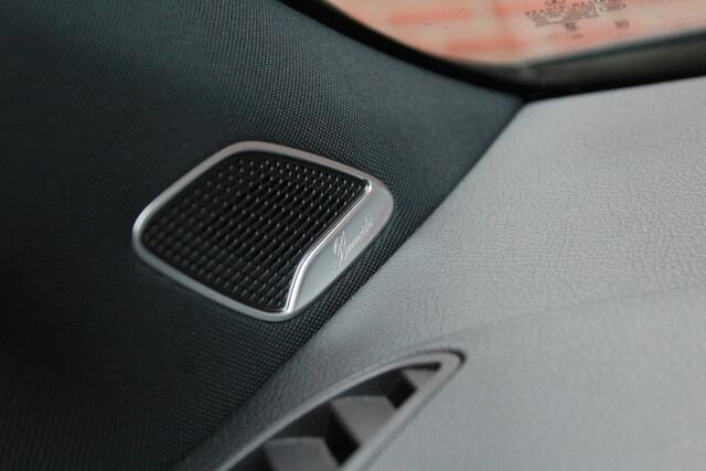 Mercedes-Benz GLA-KLASSE 250 e AMG Line | | memory | trekh | distronic |