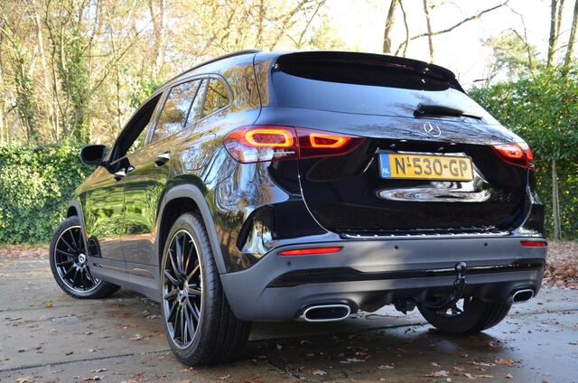 Mercedes-Benz GLA-KLASSE 200 AMG Line Navi/Pdc/Ecc/Acteruitrijcamera/Panoramadak/Sfeerverlichting/Stoelverwarming/elektrisch verstelbare stoel(en) met geheugen/Matrix-Led/Cr-Controle/Privacy-Glass/19-Inch Lmv