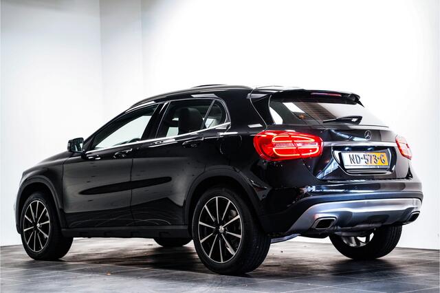 Mercedes-Benz GLA-KLASSE 180 Prestige|Panodak|Stoelverwarming|Bi-Xenon