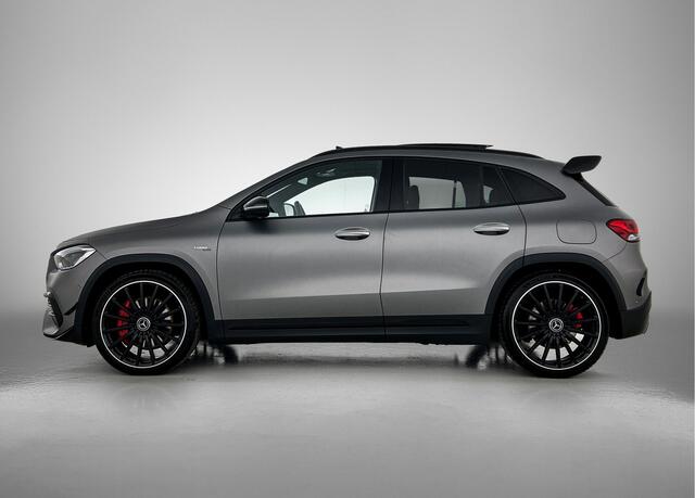 Mercedes-Benz GLA-KLASSE AMG 35 4MATIC | Panoramadak | AMG Aerodynamica pakket | Burmester | AMG Performance sportstoelen | Inclusief 24 maanden MB Certified garantie voor Europa.