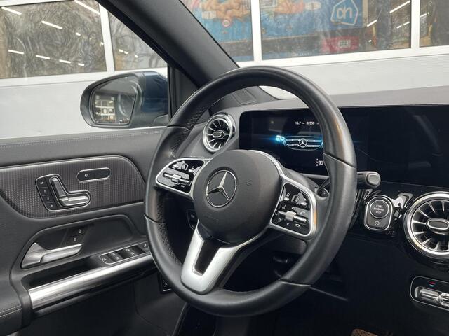 Mercedes-Benz GLA-KLASSE 200 | Panoramadak | Achteruitrijcamera | Memory pakket | Multibeam LED | Sfeerverlichting | Keyless-GO