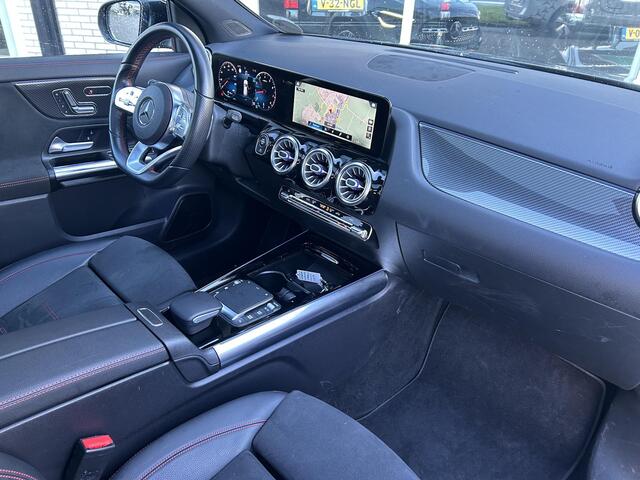 Mercedes-Benz GLA-KLASSE 200 Business Solution AMG | Panoramadak | Carplay | Cruise Control | Navigatie | Stoelverwarming