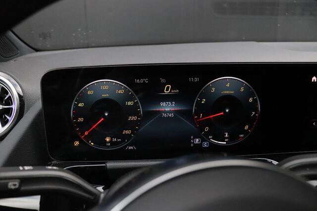 Mercedes-Benz GLA-KLASSE 180 AMG Line | PANO | CAMERA | NAVI | CRUISE | LMV |