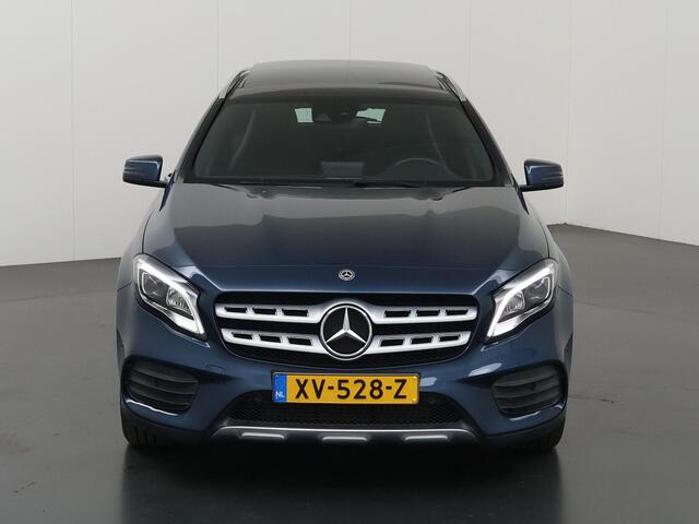 Mercedes-Benz GLA-KLASSE 180 Business Solution AMG | Panoramadak | 19" lichtmetalen velgen | Keyless | Achteruitrijcamera |