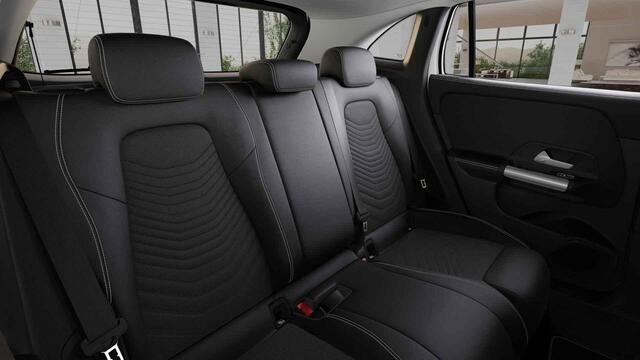 Mercedes-Benz GLA-KLASSE 250 e Luxury Line | Rij assistentie ppaket | Trekhaak | Stoelverwarming |