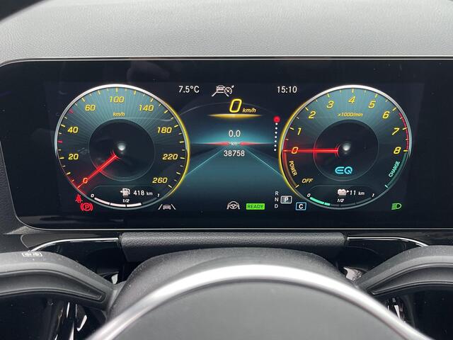 Mercedes-Benz GLA-KLASSE 250 e Progressive 19"/Panoramadak/Adaptieve cruise/Sfeerverlichting/Stoelverwarming/Camera/Elektrische klep