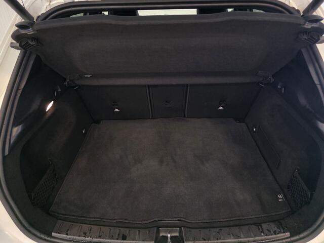 Mercedes-Benz GLA-KLASSE 200 AMG Line |CAMERA|CARPLAY|Sfeerverlichting|