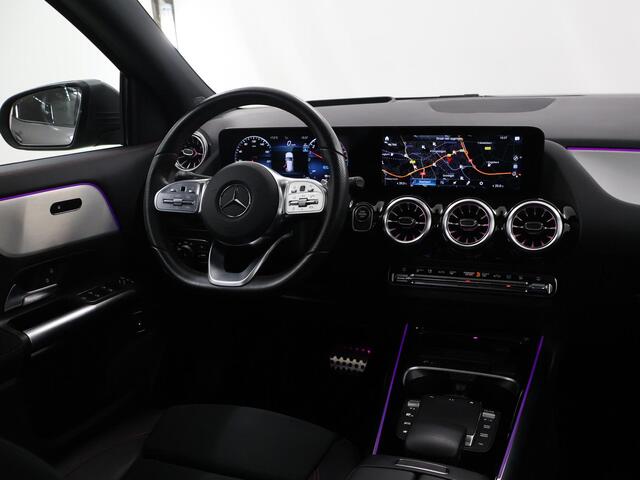 Mercedes-Benz GLA-KLASSE 250 e AMG Line | Panoramadak | Headup | Widescreen | Stoelverwarming | Sfeerverlichting | Apple Carplay |
