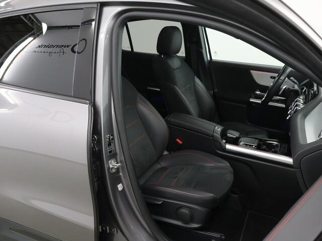 Mercedes-Benz GLA-KLASSE 250 e AMG Line | Panoramadak | Headup | Widescreen | Stoelverwarming | Sfeerverlichting | Apple Carplay |