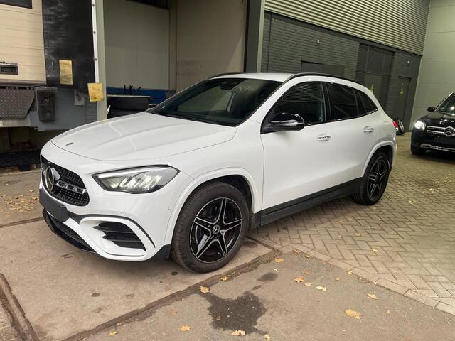 Mercedes-Benz GLA-KLASSE 250 e AMG Line | ACC | Camera | Stoelverwarming | Getint Glas | 19 Inch