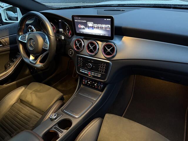 Mercedes-Benz GLA-KLASSE 180 Aut. Solution AMG, Trekhaak | Navi CarPlay | Camera