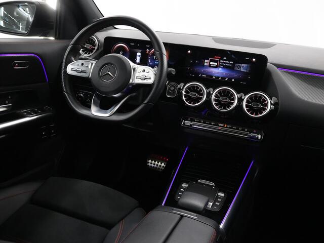 Mercedes-Benz GLA-KLASSE 250 e AMG Line | Panoramadak | Premium pakket | Stoelverwarming | Elektrische achterklep |