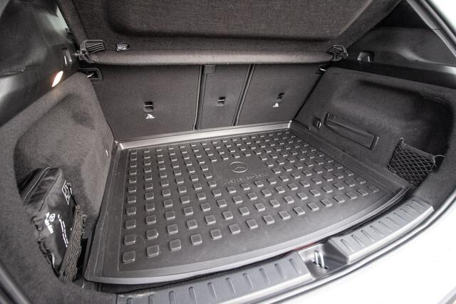 Mercedes-Benz GLA-KLASSE 250 e PHEV AMG Line - Wegklapb. trekhaak | Schuif/-kanteldak | Stoelverw. | 360 Cam | Dodehoeksens.