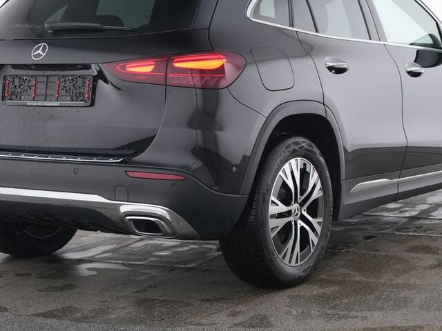 Mercedes-Benz GLA-KLASSE 250 e Plug-In Hybride Trekhaak | Sfeerverlichting | Apple CarPlay | Led Koplampen | Easy-Pack Achterklep | Stuur en Stoelverwarming. Inclusief 24 maanden MB Certified garantie voor Europa.