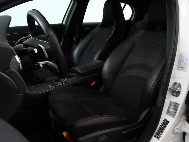 Mercedes-Benz GLA-KLASSE 200 Automaat Premium Plus | AMG Velgen | Climate control | Cruise control | Navigatie | Parkeersensoren | Achteruitrijcamera | Lichtmetalen velgen | Radio | LED | Voorstoelen verwarmd | Apple Carplay/ Android Auto