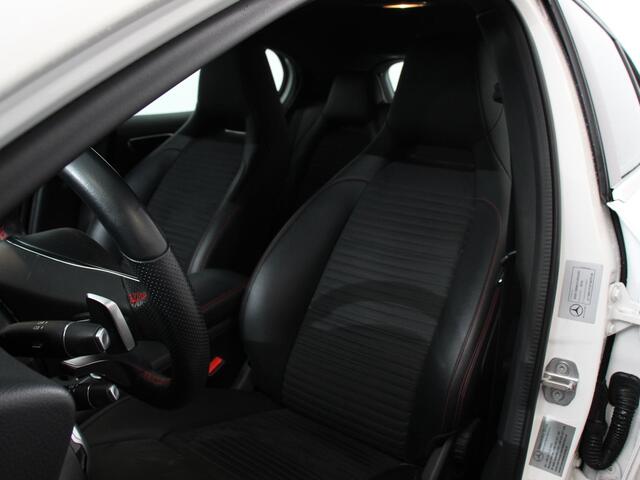 Mercedes-Benz GLA-KLASSE 200 Automaat Premium Plus | AMG Velgen | Climate control | Cruise control | Navigatie | Parkeersensoren | Achteruitrijcamera | Lichtmetalen velgen | Radio | LED | Voorstoelen verwarmd | Apple Carplay/ Android Auto