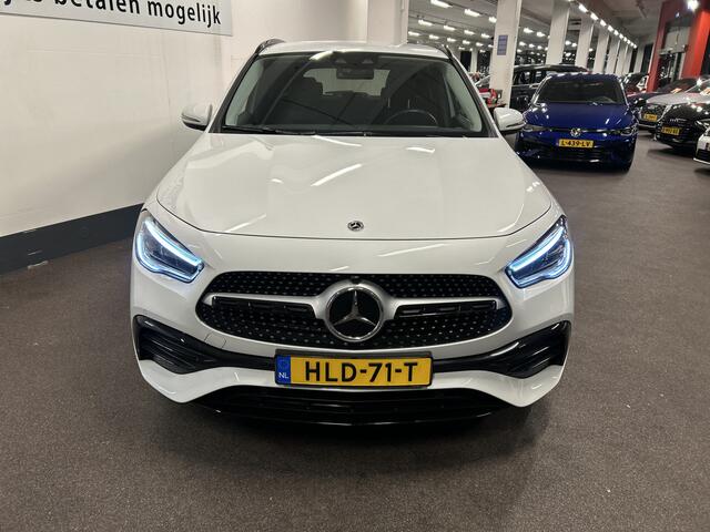 Mercedes-Benz GLA-KLASSE 250 e AMG Line | Adaptive cruise control | Sfeerverlichting | Lane assist | Dodehoeksdetectie | Apple carplay | Stoelverwarming | Lederen/Alcantara bekleding