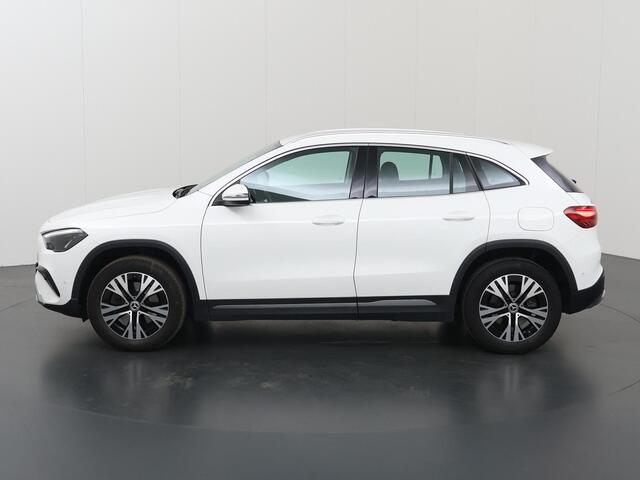 Mercedes-Benz GLA-KLASSE 250 e Luxury Line | Trekhaak | Winter pakket | Elektrische achterklep |