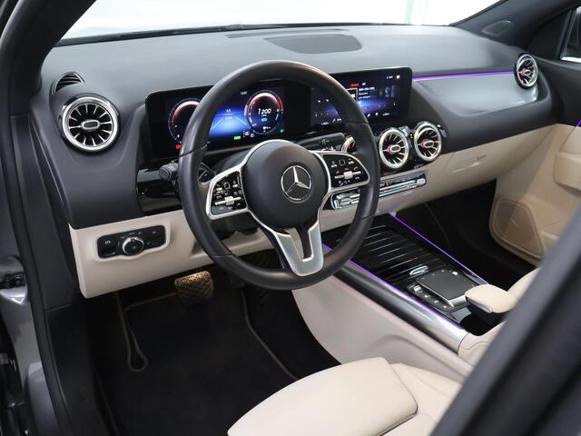Mercedes-Benz GLA-KLASSE 250 e Business Solution Luxury Limited | Panoramadak | Trekhaak | Sfeerverlichting | Memory | Beige interieur | Sfeerverlichting |