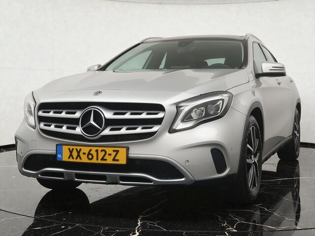 Mercedes-Benz GLA-KLASSE 200 Premium Automaat - Navigatie - Camera - Panoramadak - 18 inch LM velgen - Afneembare trekhaak - 12 maanden garantie
