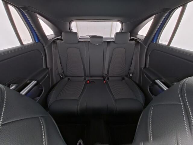 Mercedes-Benz GLA-KLASSE 250 e Plug-In Hybride Panorama Schuif-Kanteldak | Sfeerverlichting | Memory Voorstoelen | MultiBeam Ledkoplampen | Stoel en Stuurverwarming. Inclusief 24 maanden MB Certified garantie voor Europa.