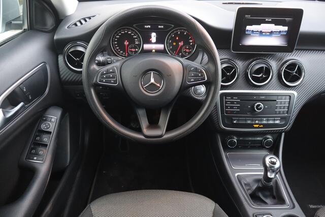 Mercedes-Benz GLA-KLASSE 180 Business Stoelverw I Parkeersensoren V+A I Cruise