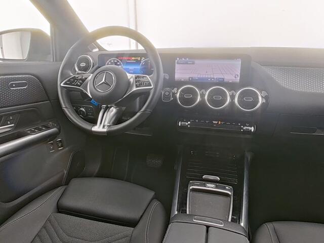 Mercedes-Benz GLA-KLASSE 250 e Plug-In Hybride Trekhaak | Burmester® | Distronic | 11 kW Laden | Apple CarPlay | Ledkoplampen | Stoelverwarming. Inclusief 24 maanden Mercedes-Benz Certified garantie voor Europa.