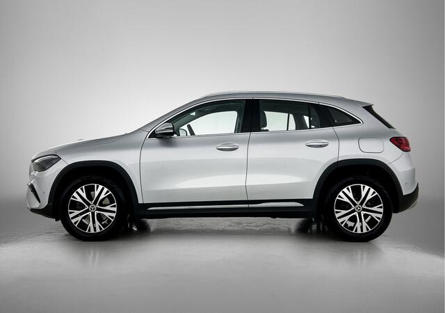 Mercedes-Benz GLA-KLASSE 250 e Business Line | Stoelverwarming | Elektrische Achterklep | LED Koplampen Inclusief 24 maanden MB Certified garantie voor Europa.