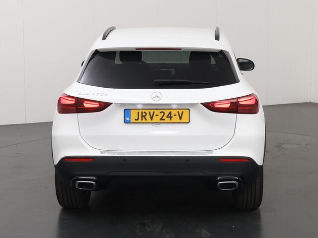 Mercedes-Benz GLA-KLASSE 250 e Star Edition Luxury Line | Night | Dakrails | Getint glas | Achteruitrijcamera | Stoelverwarming | Sfeerverlichting |