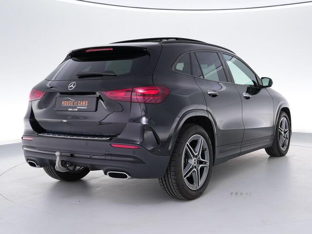 Mercedes-Benz GLA-KLASSE 200 AMG Line |dealer onderhouden|panoramadak|carbon interieur|Apple Carplay|trekhaak|stoelverwarming|parkeercamera|sfeerverlichting|19"|