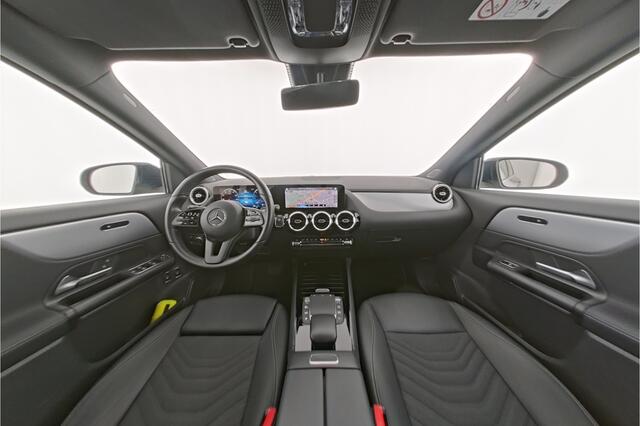 Mercedes-Benz GLA-KLASSE 250 e Plug-In Hybride Trekhaak | Achteruitrijcamera | Ledkoplampen | Easy-Pack Achterklep |Stoelverwarming voor. Inclusief 24 maanden MB Certified garantie voor Europa.