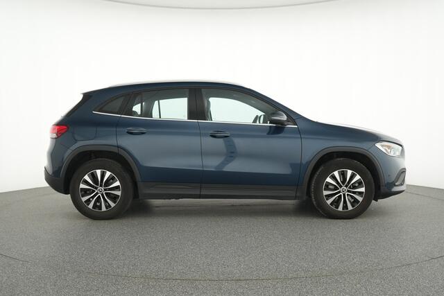 Mercedes-Benz GLA-KLASSE 250 e Plug-In Hybride Trekhaak | Achteruitrijcamera | Ledkoplampen | Easy-Pack Achterklep |Stoelverwarming voor. Inclusief 24 maanden MB Certified garantie voor Europa.