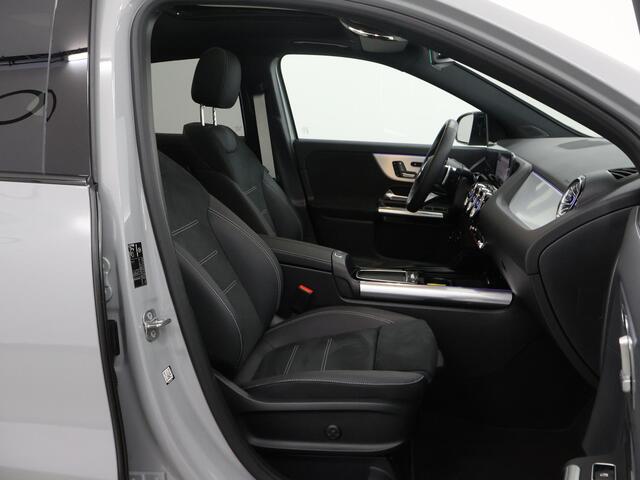 Mercedes-Benz GLA-KLASSE 250 e AMG Line | Panoramadak | Trekhaak | 20 inch | Night pakket |