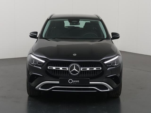 Mercedes-Benz GLA-KLASSE 250 e Luxury Line | Elektrische achterklep | Winter pakket | Achteruitrijcamera |