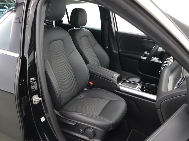 Mercedes-Benz GLA-KLASSE 250 e Luxury Line | Trekhaak | Verwarmd stuur | Stoelverwarming |