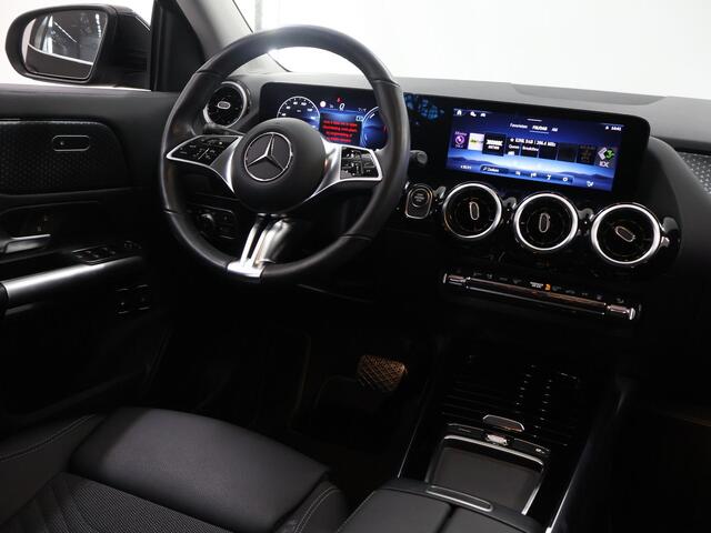 Mercedes-Benz GLA-KLASSE 250 e Business Solution Luxury | Trekhaak | Winter pakket | Getint glas | Stoelverwarming |