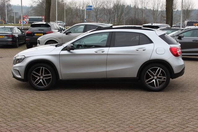 Mercedes-Benz GLA-KLASSE 180 Ambition / Panoramadak / Half leder / Navigatie / Urbanpakket / 18'' / Cruise Control