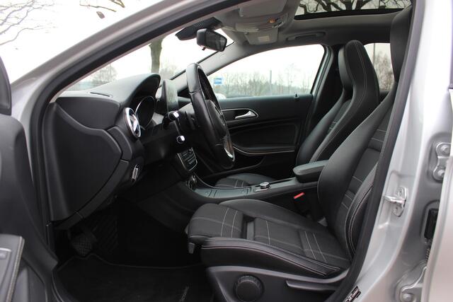 Mercedes-Benz GLA-KLASSE 180 Ambition / Panoramadak / Half leder / Navigatie / Urbanpakket / 18'' / Cruise Control