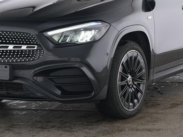 Mercedes-Benz GLA-KLASSE 250 e AMG Plug-In Hybride AMG | Night Pakket | Panorama Schuif-Kanteldak | Lederen Bekleding | Memory Voorstoelen | Stuur en Stoelverwarming. Inclusief 24 maanden Mercedes-Benz Certified garantie voor Europa.