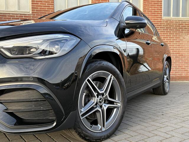 Mercedes-Benz GLA-KLASSE 250 e AMG Line | | memory | trekh | distronic |