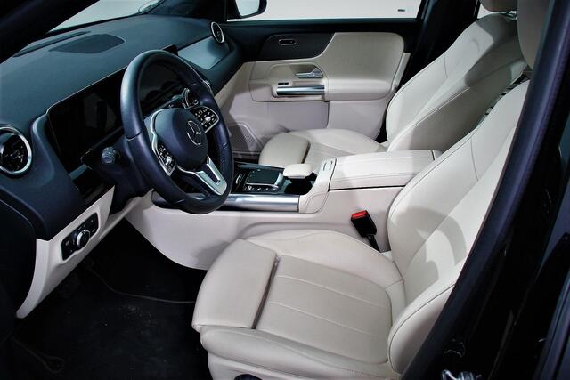 Mercedes-Benz GLA-KLASSE 200 Automaat Progressive Mercedes-Benz GLA-klasse 200 Progressive | Navigatie | Camera | Lederen Bekleding | Elektrische Achterklep | DAB LED |