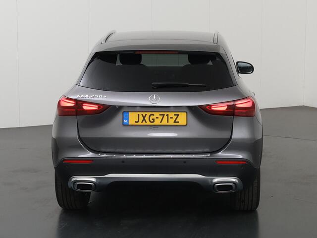 Mercedes-Benz GLA-KLASSE 250 e Luxury Line | Trekhaak | Getint glas | Apple carplay | Stuurverwarming |