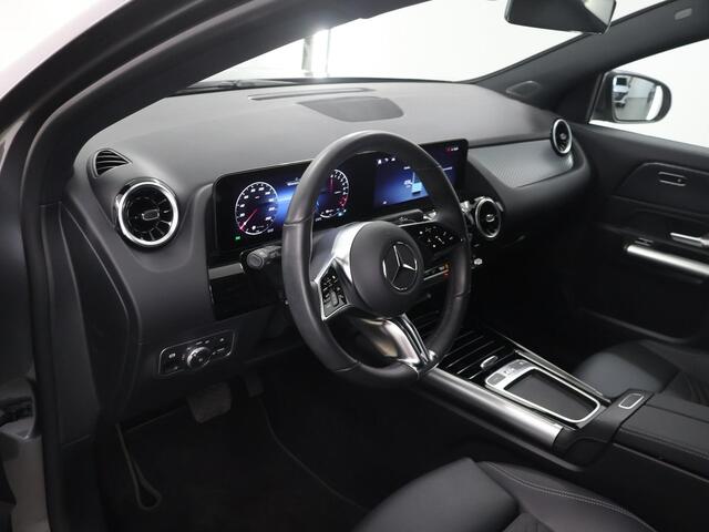 Mercedes-Benz GLA-KLASSE 250 e Luxury Line | Trekhaak | Getint glas | Apple carplay | Stuurverwarming |