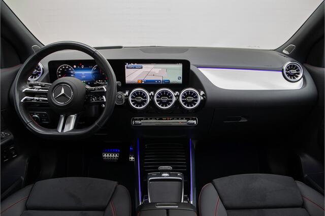 Mercedes-Benz GLA-KLASSE 250 e AMG Premium, Pano, Head-up, Burmester, Designo, Nightpack, Facelift