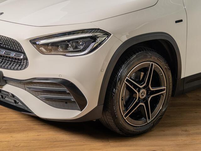 Mercedes-Benz GLA-KLASSE 250 e Business Solution AMG Limited Panorama dak