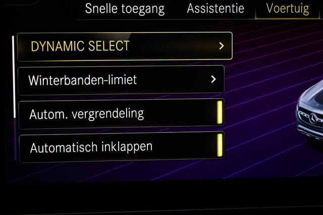 Mercedes-Benz GLA-KLASSE 180 AMG Line | PANORAMADAK | HALF LEDER | STOELVERWARMING | APPLE